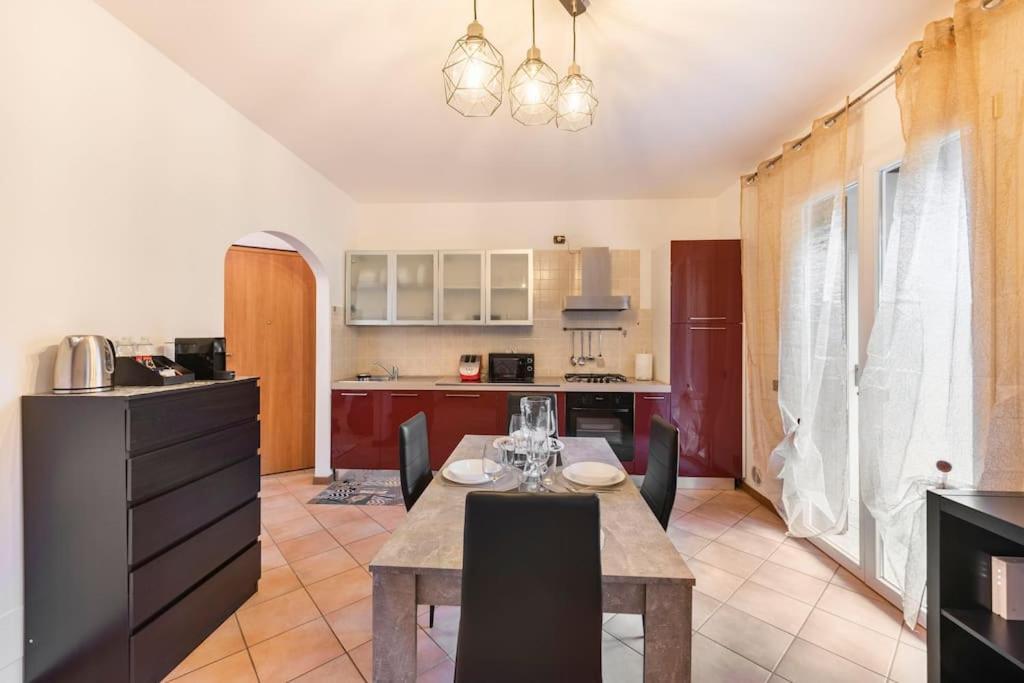 Oliva Apartment - Featuring A Private Garden And Access To A Pool Barcuzzi Luaran gambar